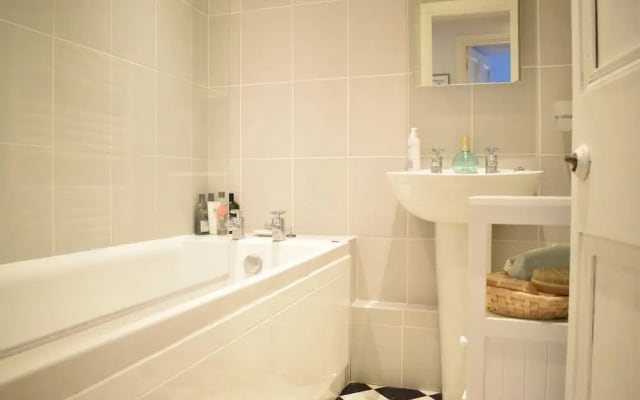 2 Bedroom Apartment In Chelsea