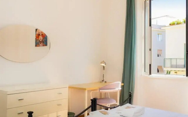 Rental in Rome Jenner Apartment