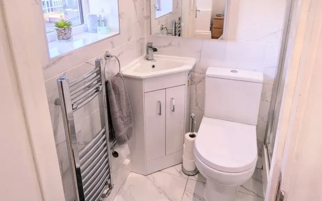 Stylish 2-bed Apartment Near Richmond Park