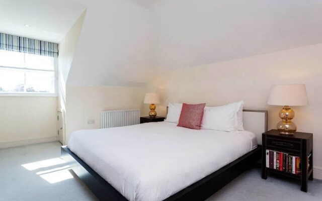 Putney Bridge Place