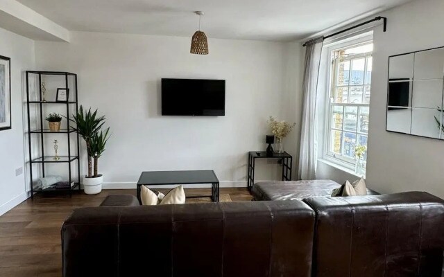 Central London Trendy Apartment