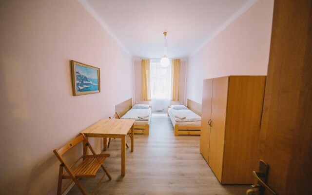 Hostel Dakura