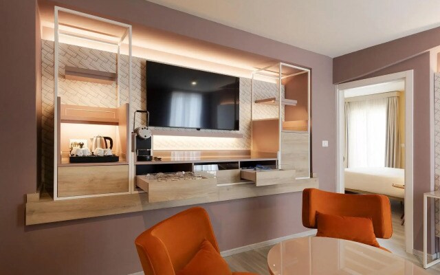 Adesso Hotel