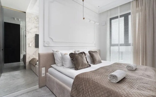 Chronos - Warszawa Wola by Downtown Apartments