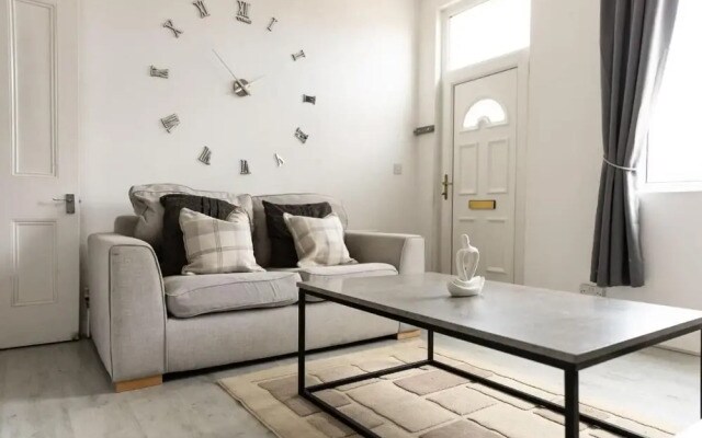 2 Bedroom Cossy Detached Property