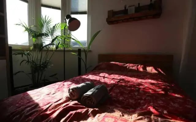 Luftiges Upcycling Studio im EG - Zentral