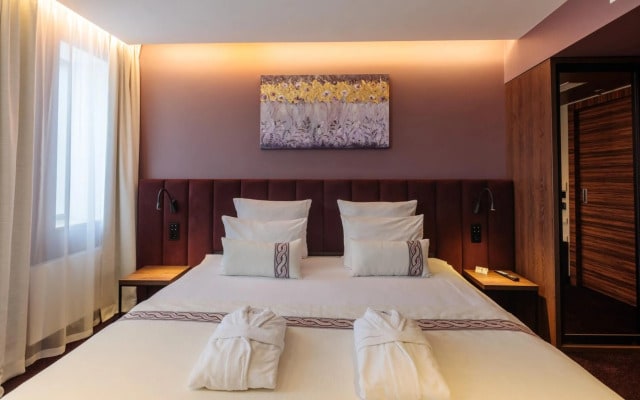 Avalon Hotel & Conferences