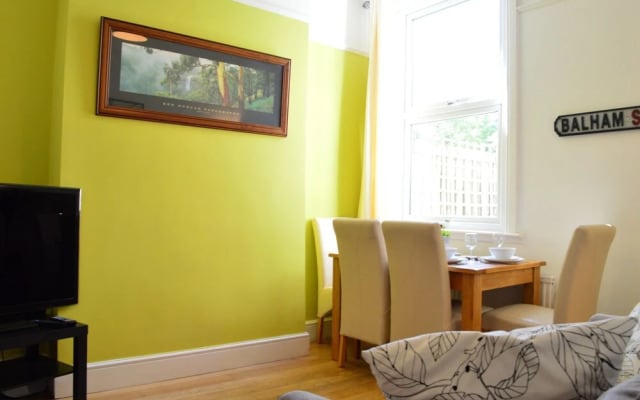 2 Bedroom Apartment In South Clapham