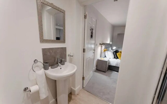 Prescott Court by Guestz
