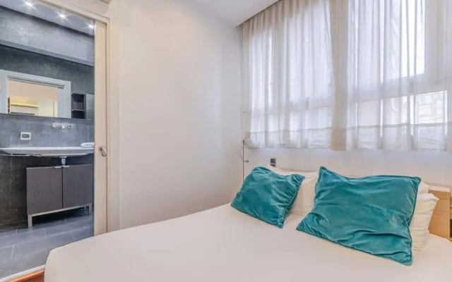 Modern and bright 3BD apartment by Gran Via - Plaza España