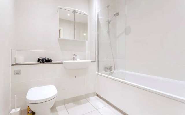Pristine Modern Flat in East London