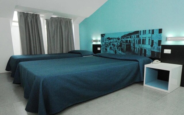 Hotel Mondial