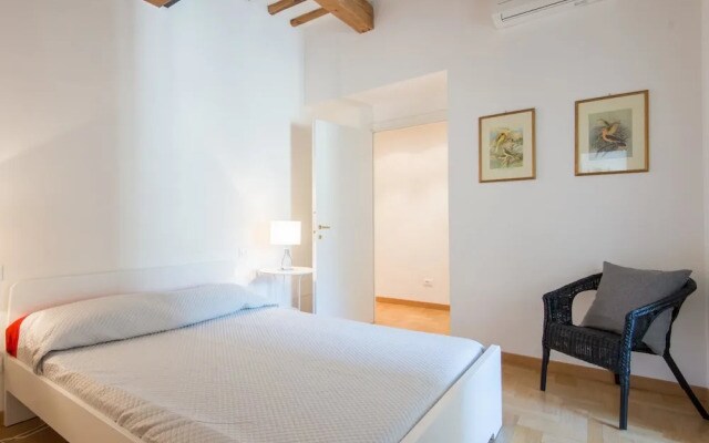 RSH Trevi Fountain Luxury Apartment