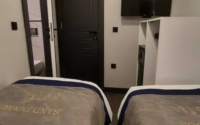 Sanddoor Hotel
