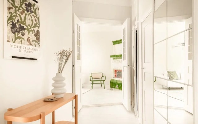 Downtown Light-Filled Retreat