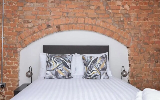Concert Square Apartments by Happy Days