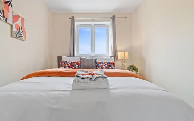 3 Bed - Sleeps 7 - Hot-tub - Free Parking