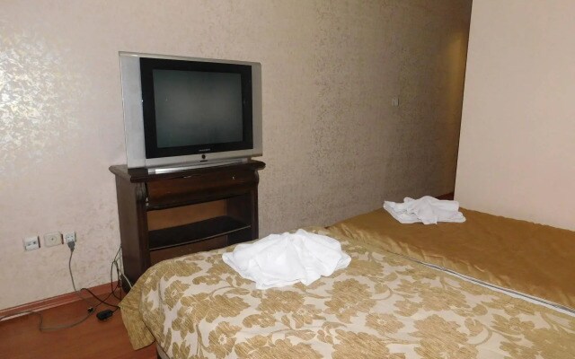 Ast Hotel