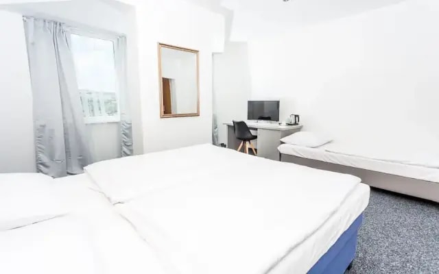 TIF hotel & restaurant
