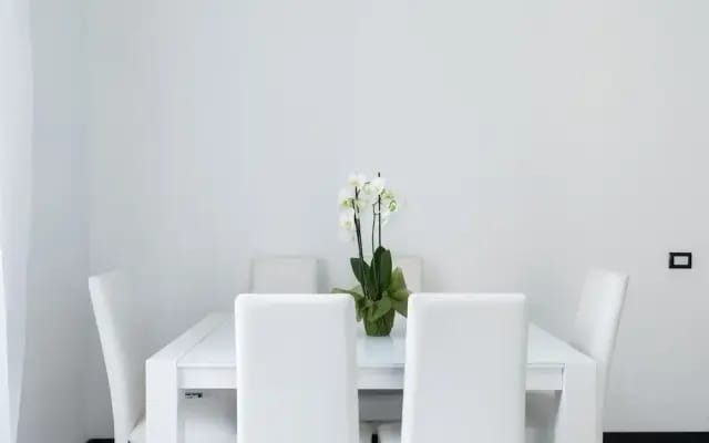 A World Aparts - The Artist's Suite