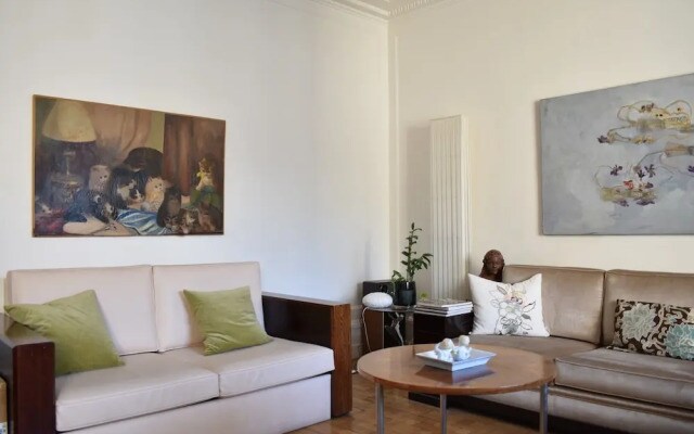 3 Bedroom Flat At The Foot of Bon Marché