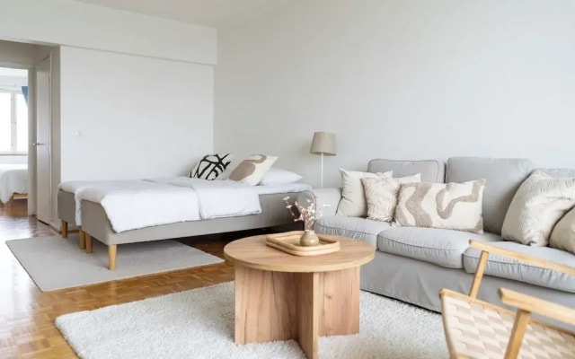 Bright Apt - Design District