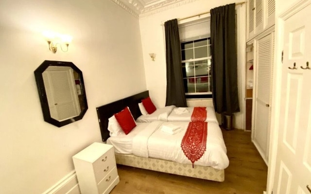 Luks Apartments