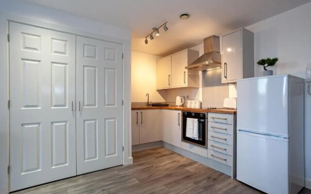 Stylish 1 bed Apt - Fallowfield - Free parking