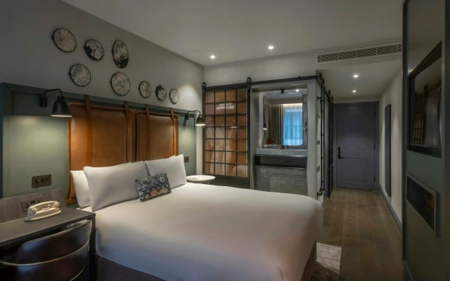 Clayton Hotel City of London