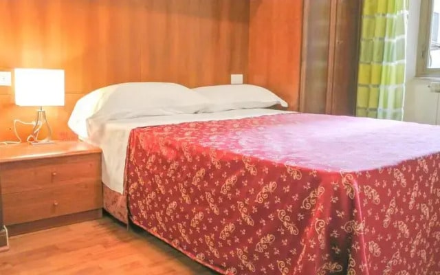 Sezar Rooms