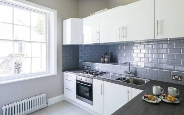 Punk Hip Plush 1-bed in Camden Town