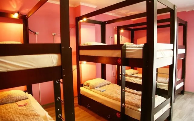 Like Hostel