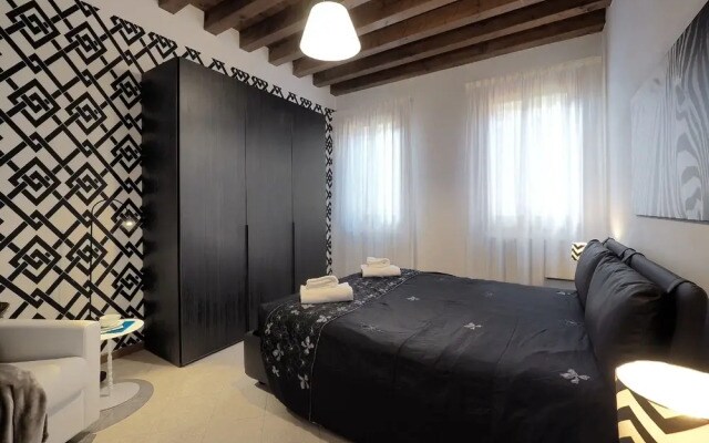 Venetian Style 3