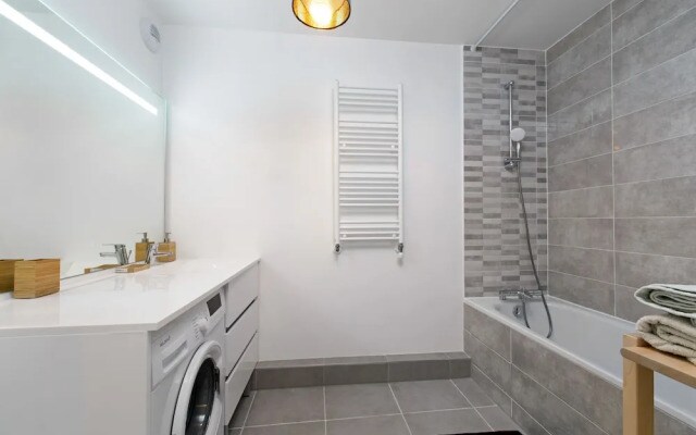 Accommodation with Parking near Paris