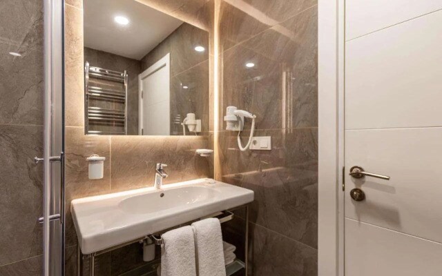 Lilium Luxury Suites