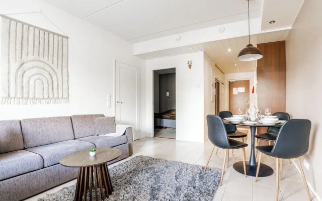 Modern 1BR Apartment next to Ski Slopes