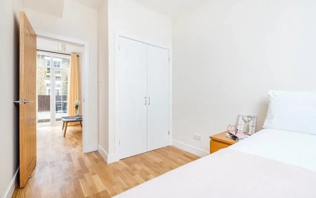 Lovely 2BR Garden Flat in Battersea