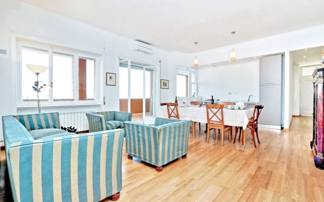 Salaria Apartment