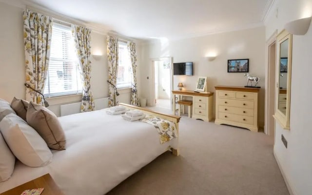 Hunter House Luxury Apartment