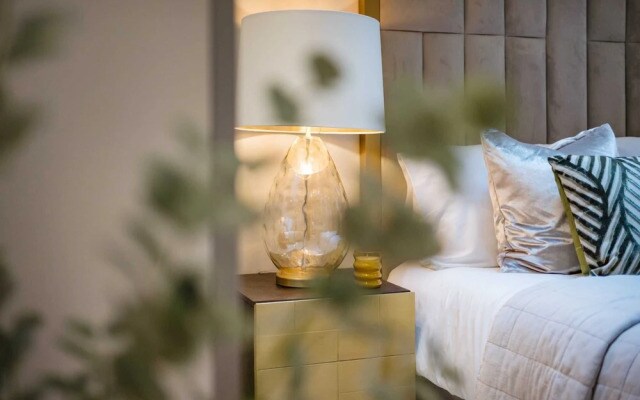 Marble Arch Suites