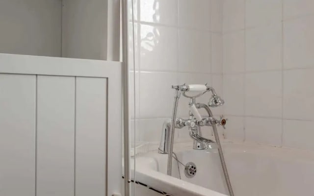 Charming Two Bedroom Home in West London