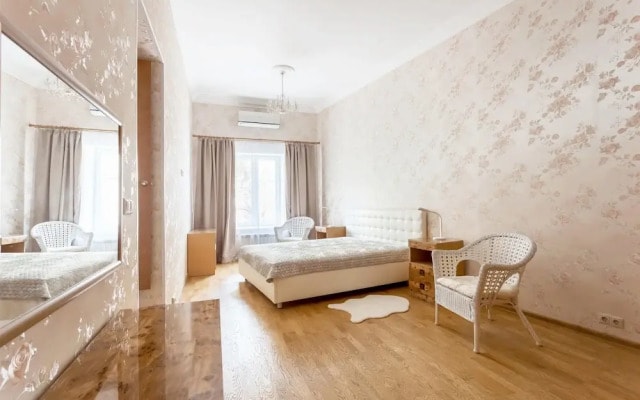 ApartLux на наб. Шевченко