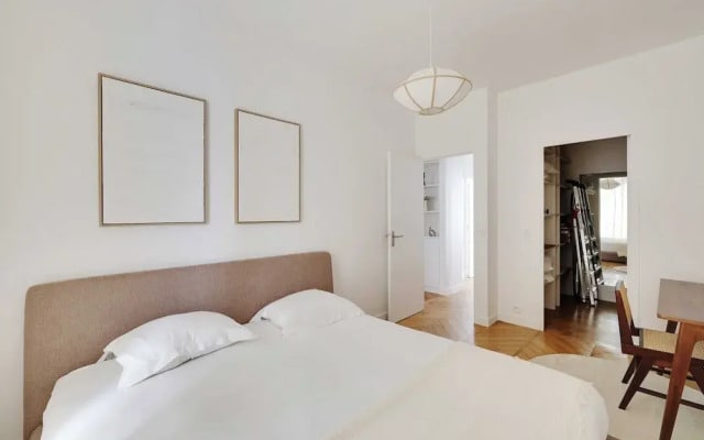 Modern Flat - 6P- Voltaire