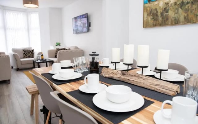 Sybil Townhouse Anfield Sleeps 15