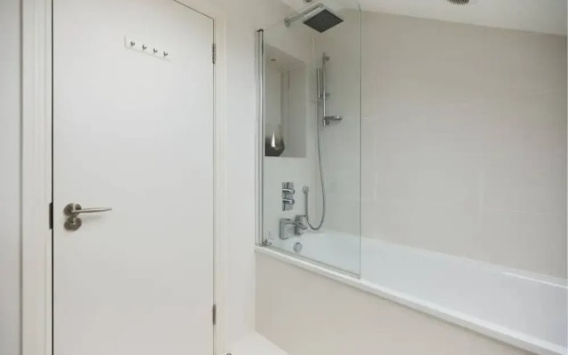 The Latimer Wonder - Stunning 5bdr House With Garden