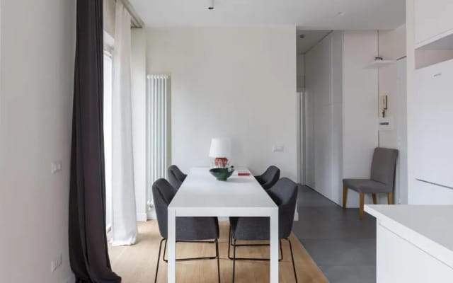 Quiet apartment with balcony at the Trevi Fountain