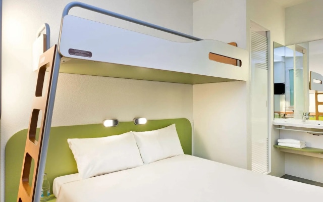 Отель ibis budget Saint Maurice