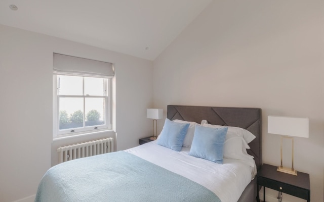 Parkside House - Regent's Park - by Frankie