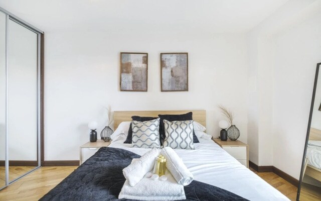 Modern Pet Friendly Apartment by MSS