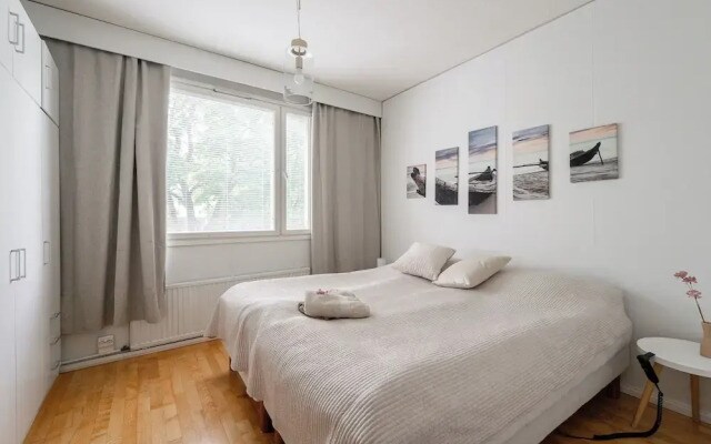1BR Downtown Apartment with Balcony